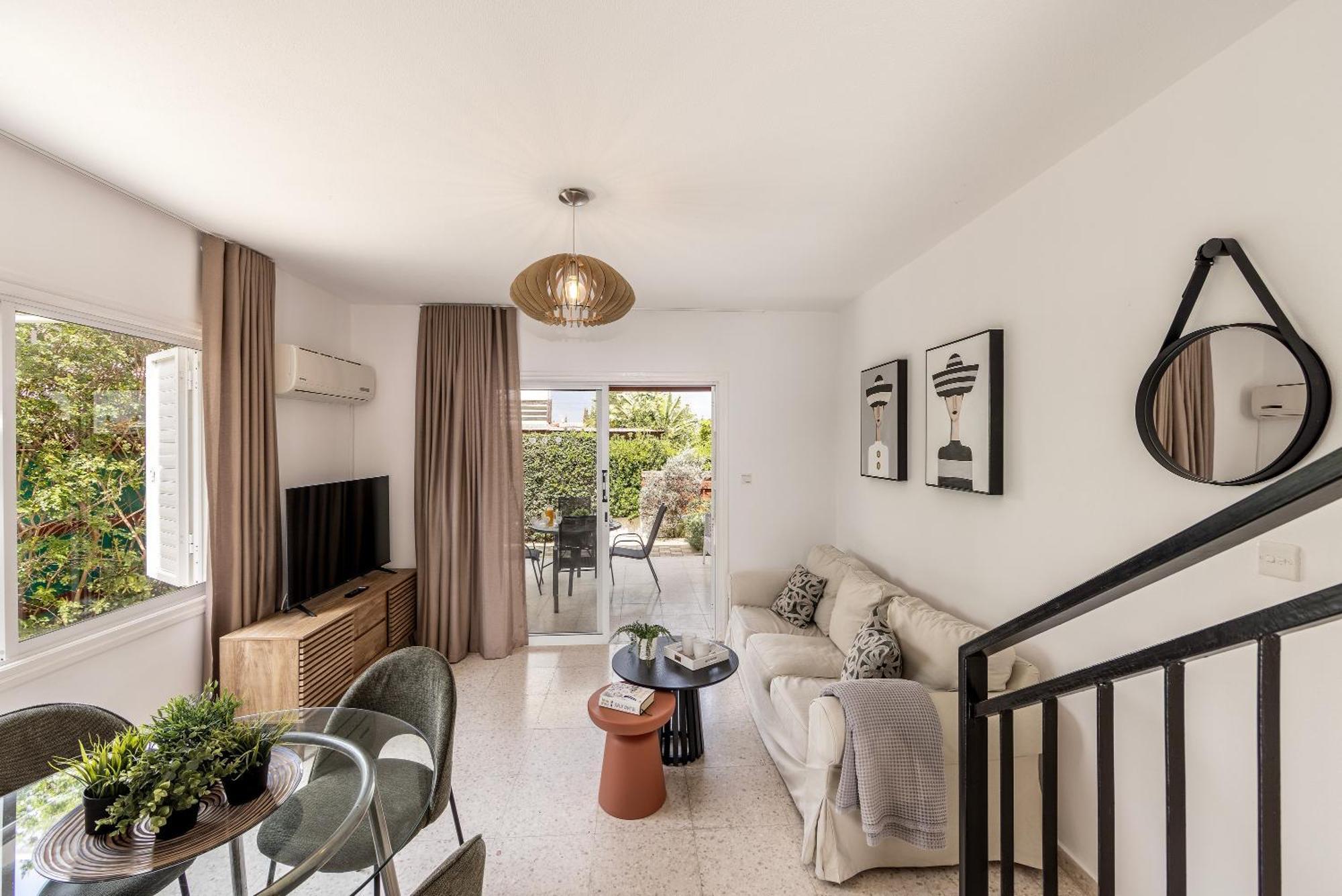 Larnaca Villa Marina Meneou ภายนอก รูปภาพ