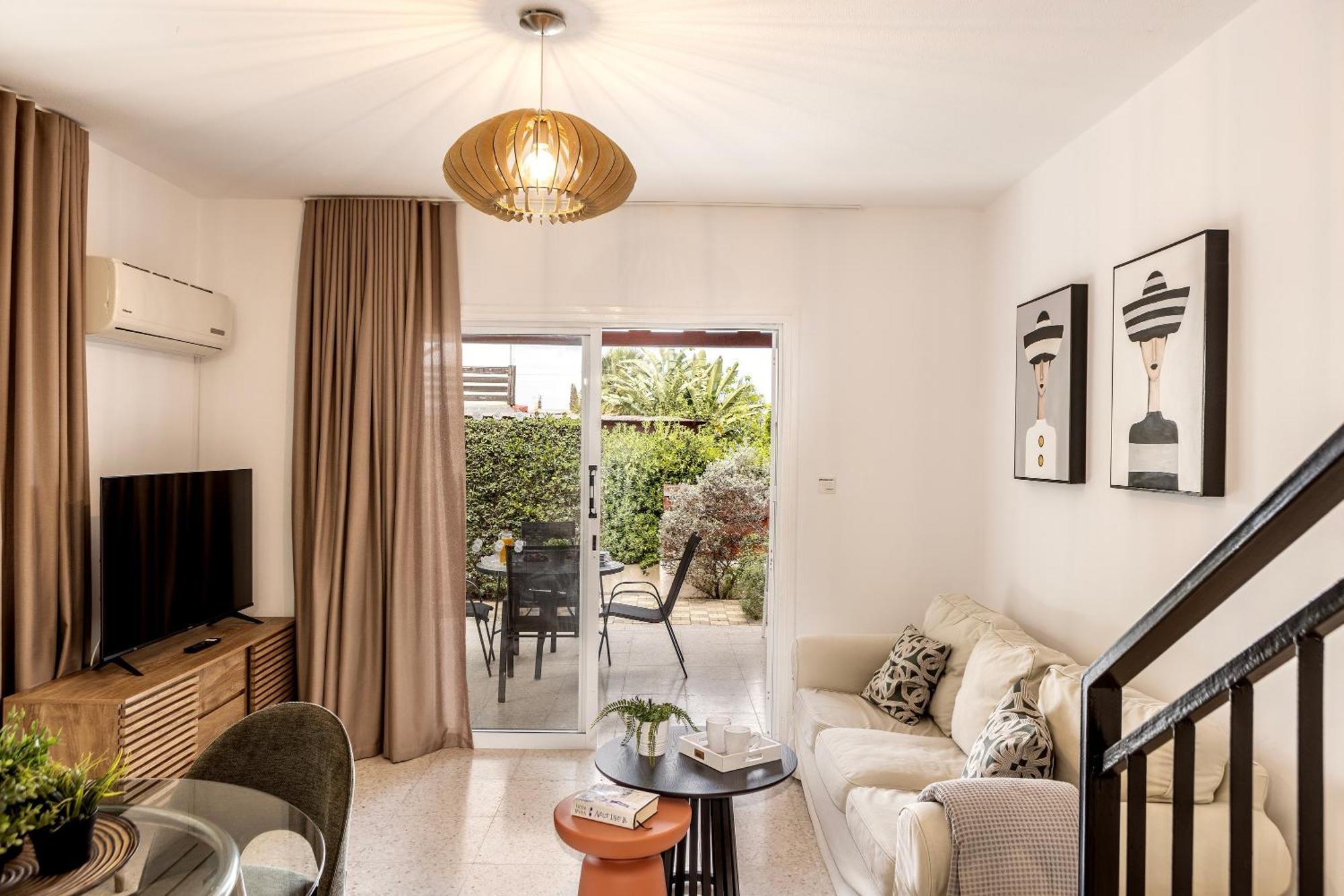 Larnaca Villa Marina Meneou ภายนอก รูปภาพ