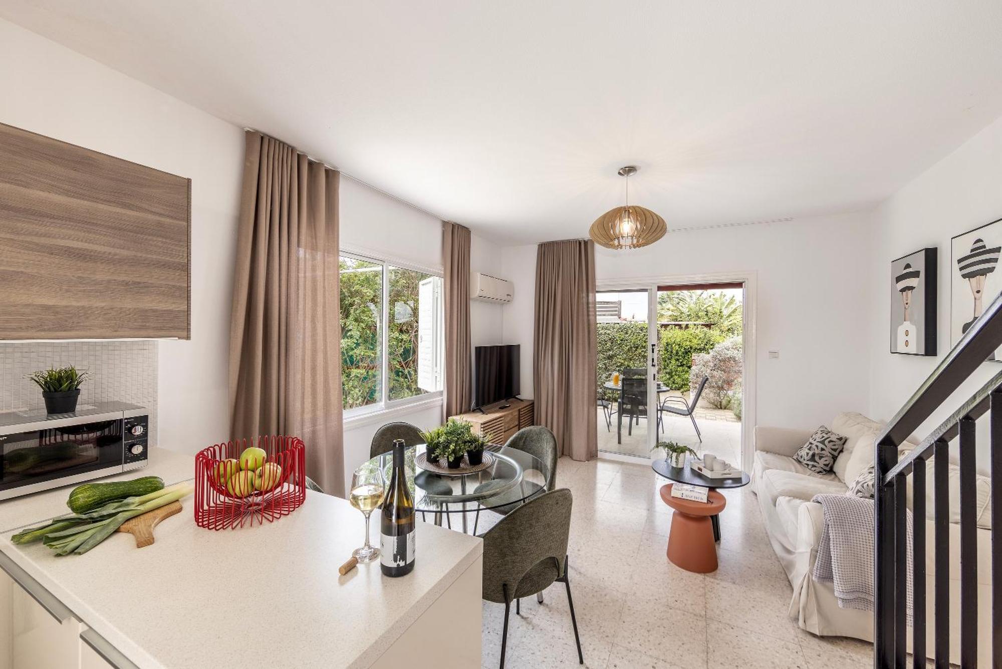 Larnaca Villa Marina Meneou ภายนอก รูปภาพ