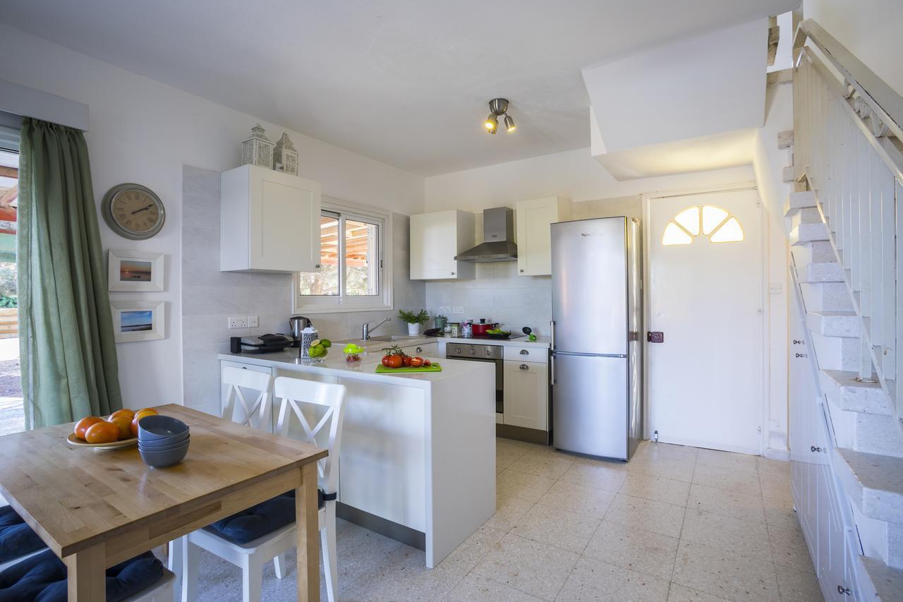 Larnaca Villa Marina Meneou ภายนอก รูปภาพ